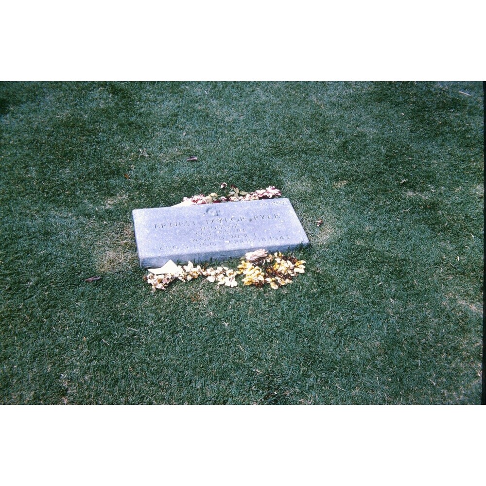 Original 1965 35mm Slide, "Ernie Pyle's Grave", Honolulu, Hawaii